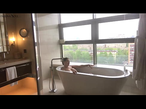 ❤️ Geweldige babe wat passievol haar poesie in die badkamer afruk ️ Harde pornografie op af.drpornofilme.ru ️❤